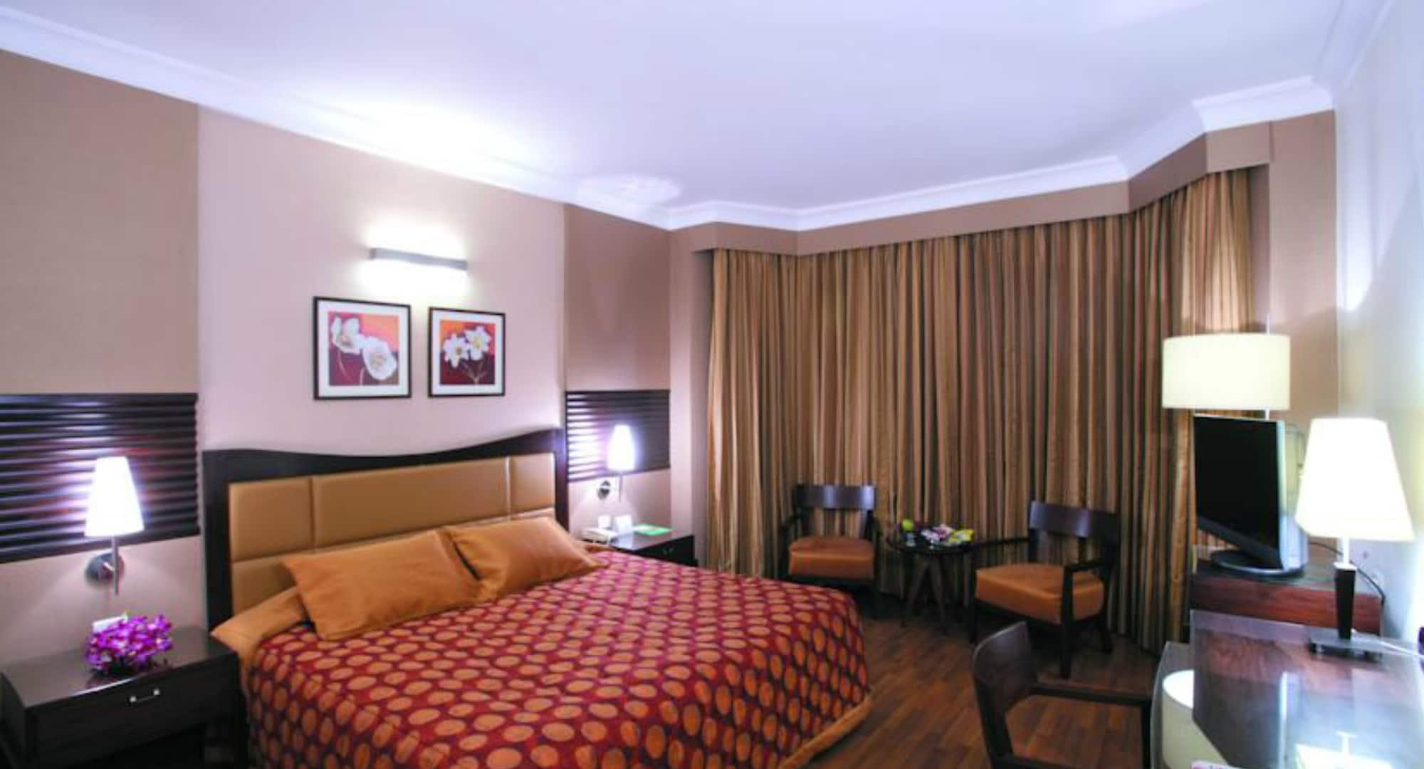 The Retreat Hotel & Convention Centre Bombay Chambre photo